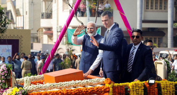 El primer ministro indio, Narendra Modi, y el primer ministro español, Pedro Sánchez. Foto: Reuters.