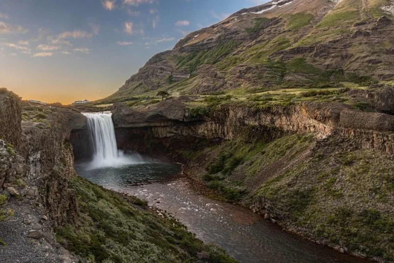 Cascada de Caviahue-Copahue, uno de los grandes atractivos de la Patagonia argentina. Foto: Facebook / SomosCaviahue.