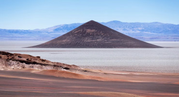 La impactante pirámide natural. Foto: Salta Turismo.