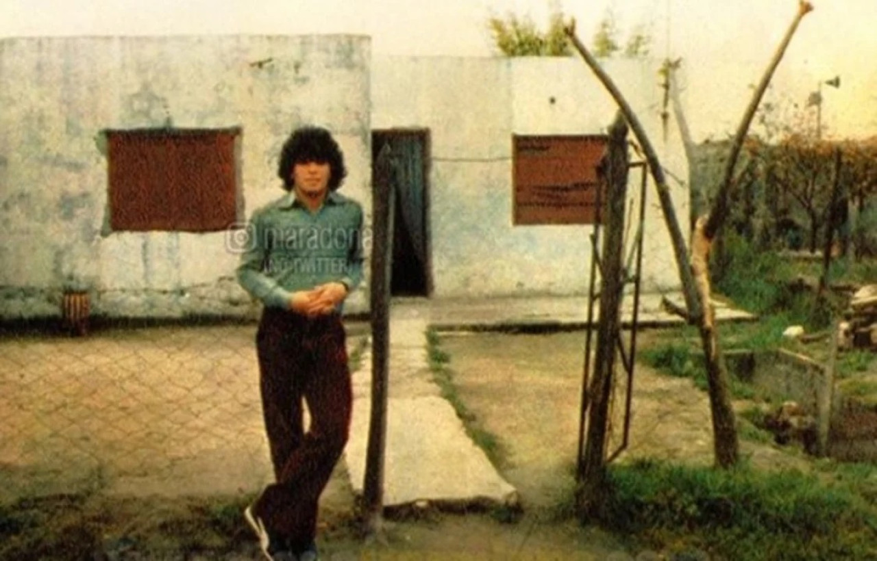 Diego Maradona en su casa de Villa Fiorito. Foto: NA.