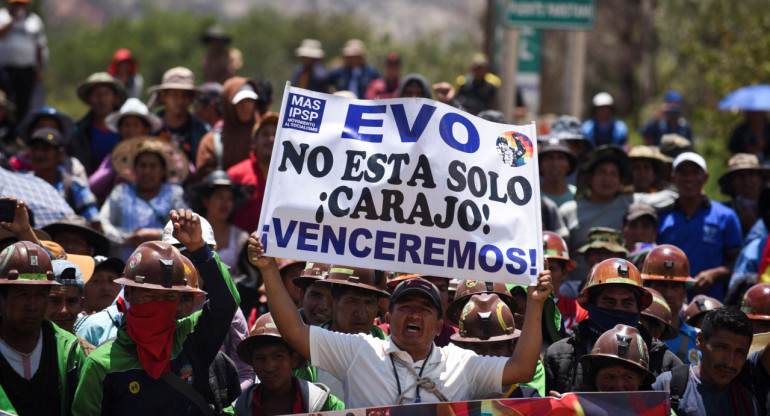 Bloqueo de carreteras en Bolivia en apoyo a Evo Morales. Foto: Reuters