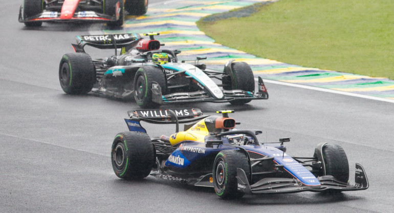 Franco Colapinto, Lewis Hamilton y Carlos Sainz. Foto: EFE.