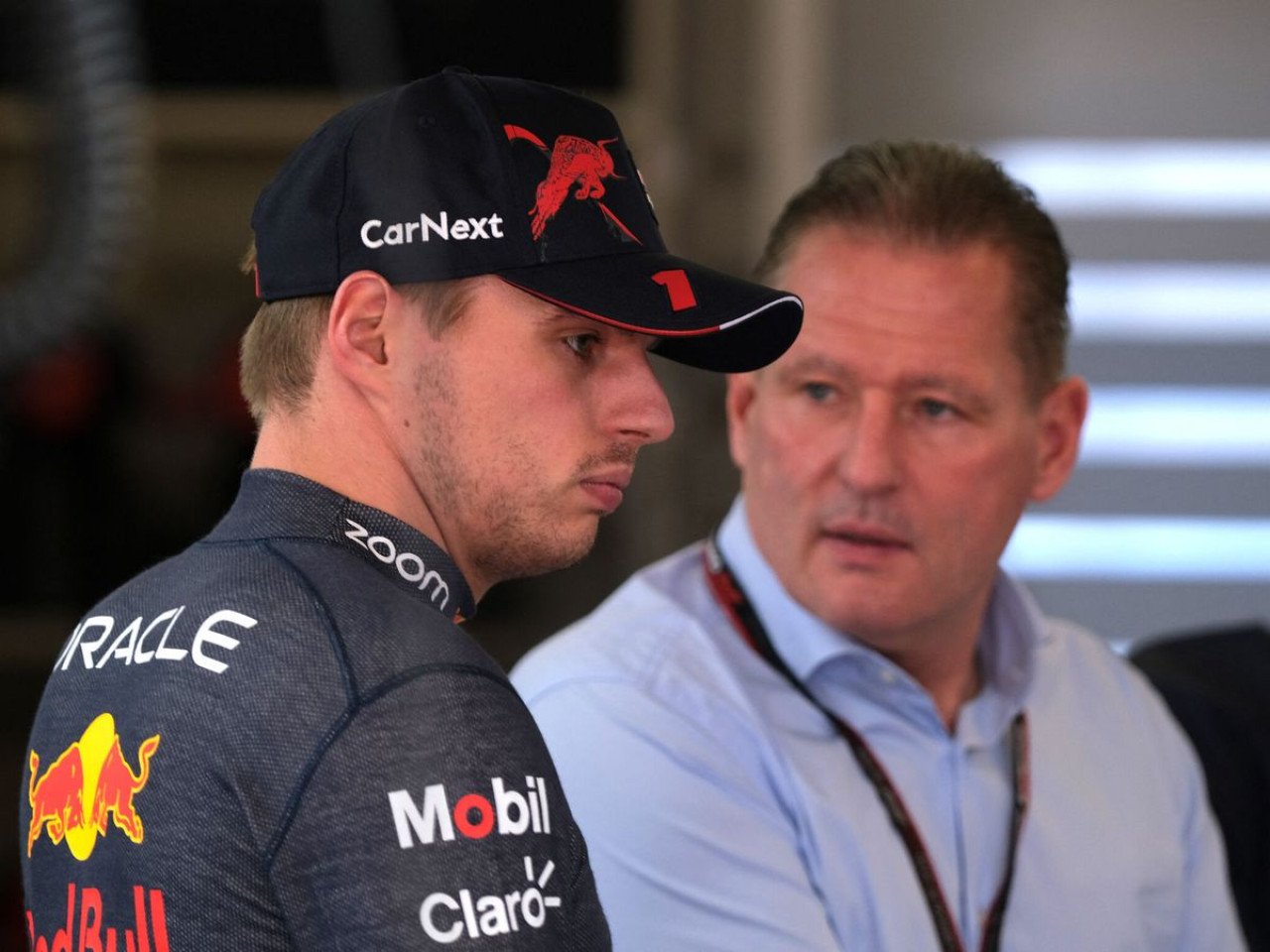 Max Verstappen junto a su padre Jos. Foto: Reuters.