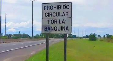 Aumentó la multa por circular en la banquina. NA