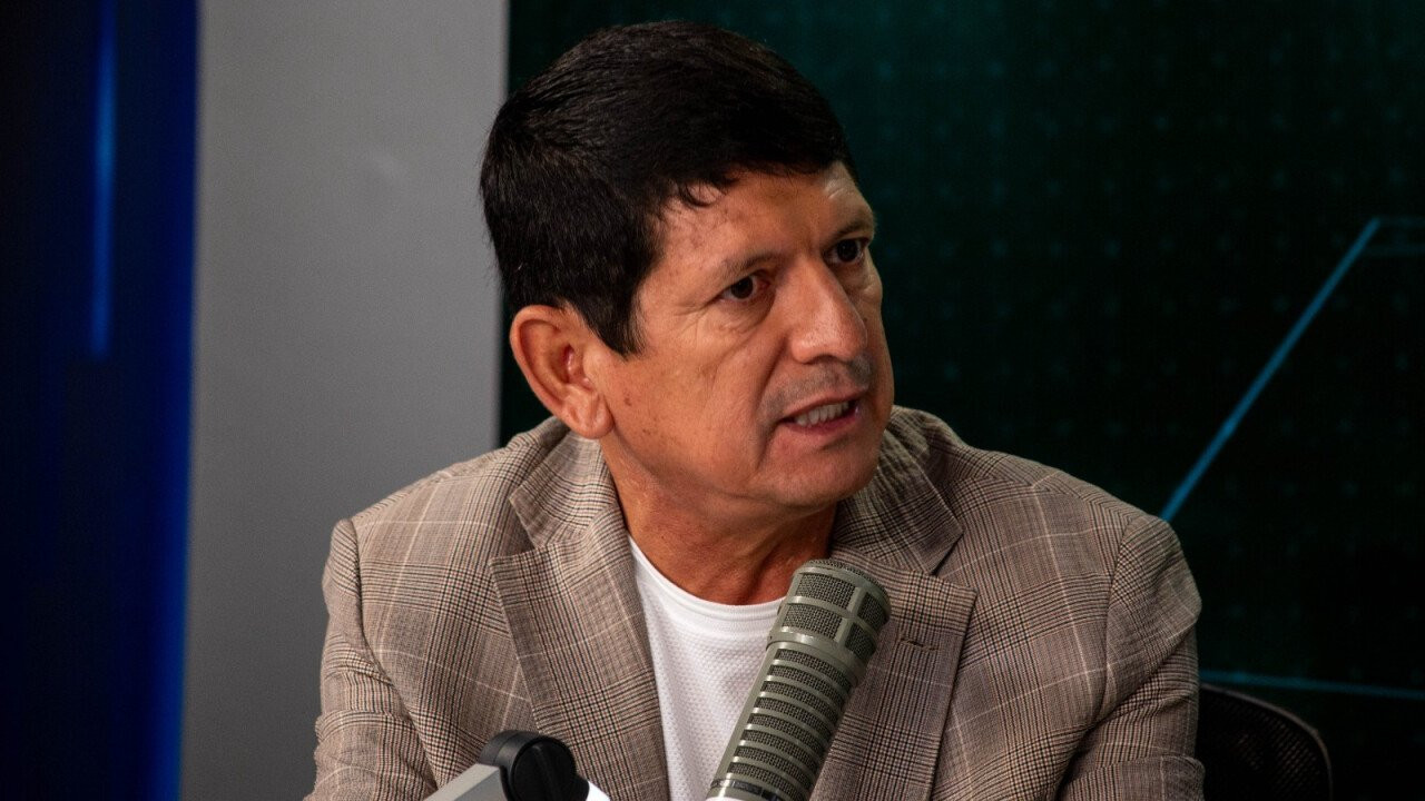 Agustín Lozano, presidente de la Federación Peruana de Fútbol. Foto: X @okdobleamarilla.