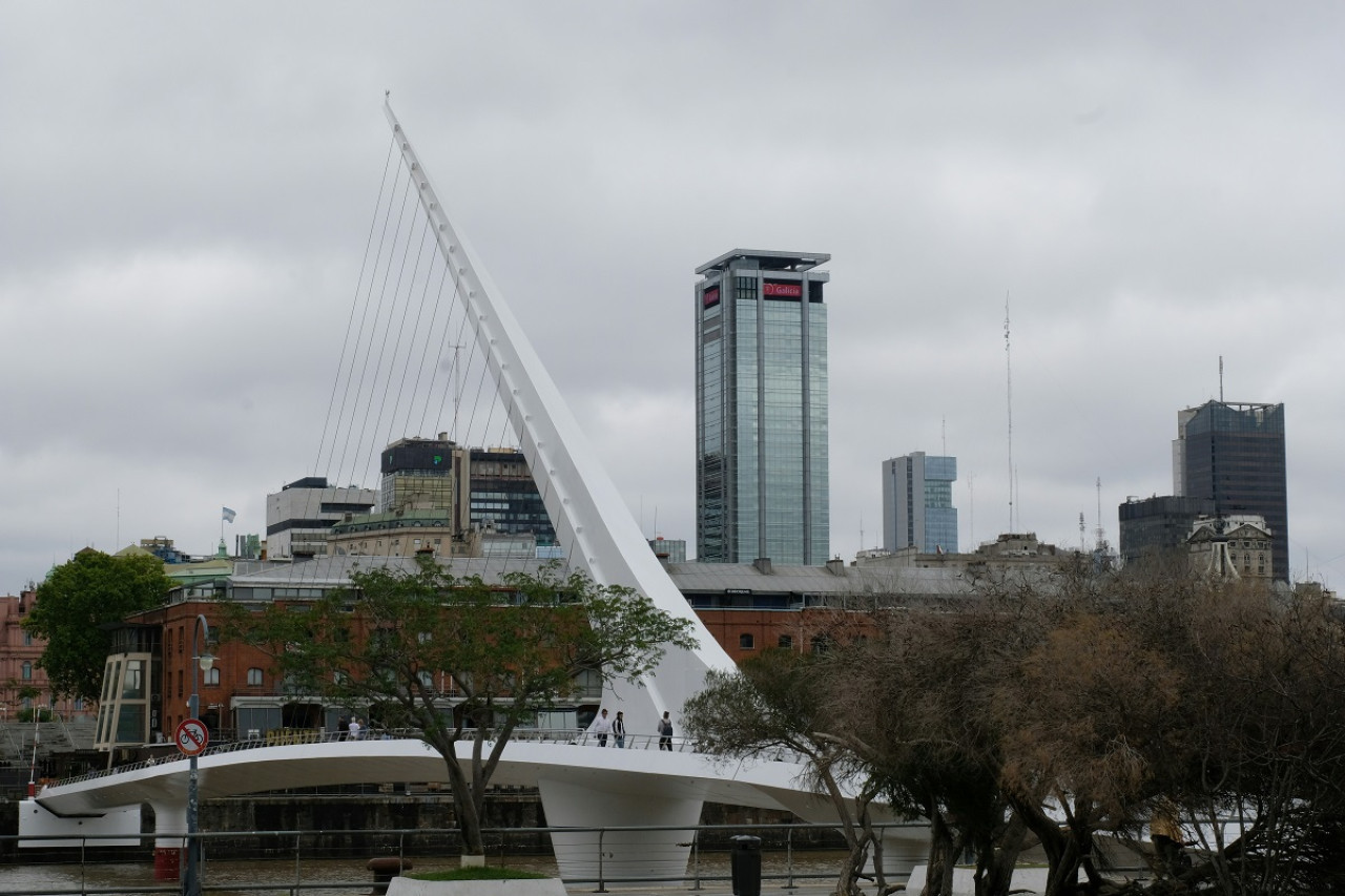 Día nublado en Buenos Aires. Foto: Unsplash.