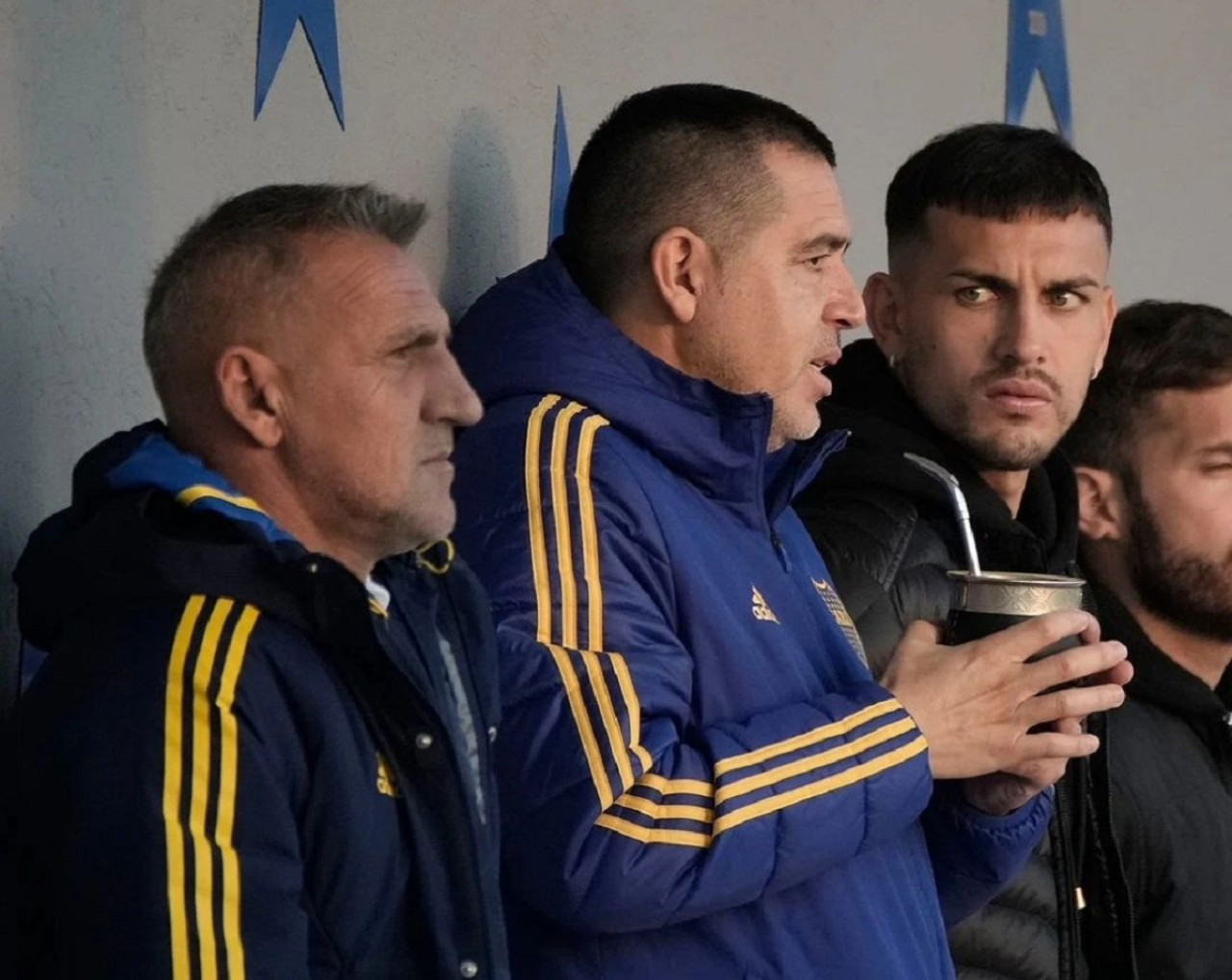 Leandro Paredes en Boca Predio junto a Raúl Cascini y Juan Román Riquelme. Foto: Instagram @bocajrs