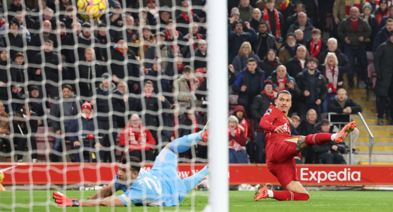 Dibu Martínez, Liverpool vs Aston Villa. Foto: EFE