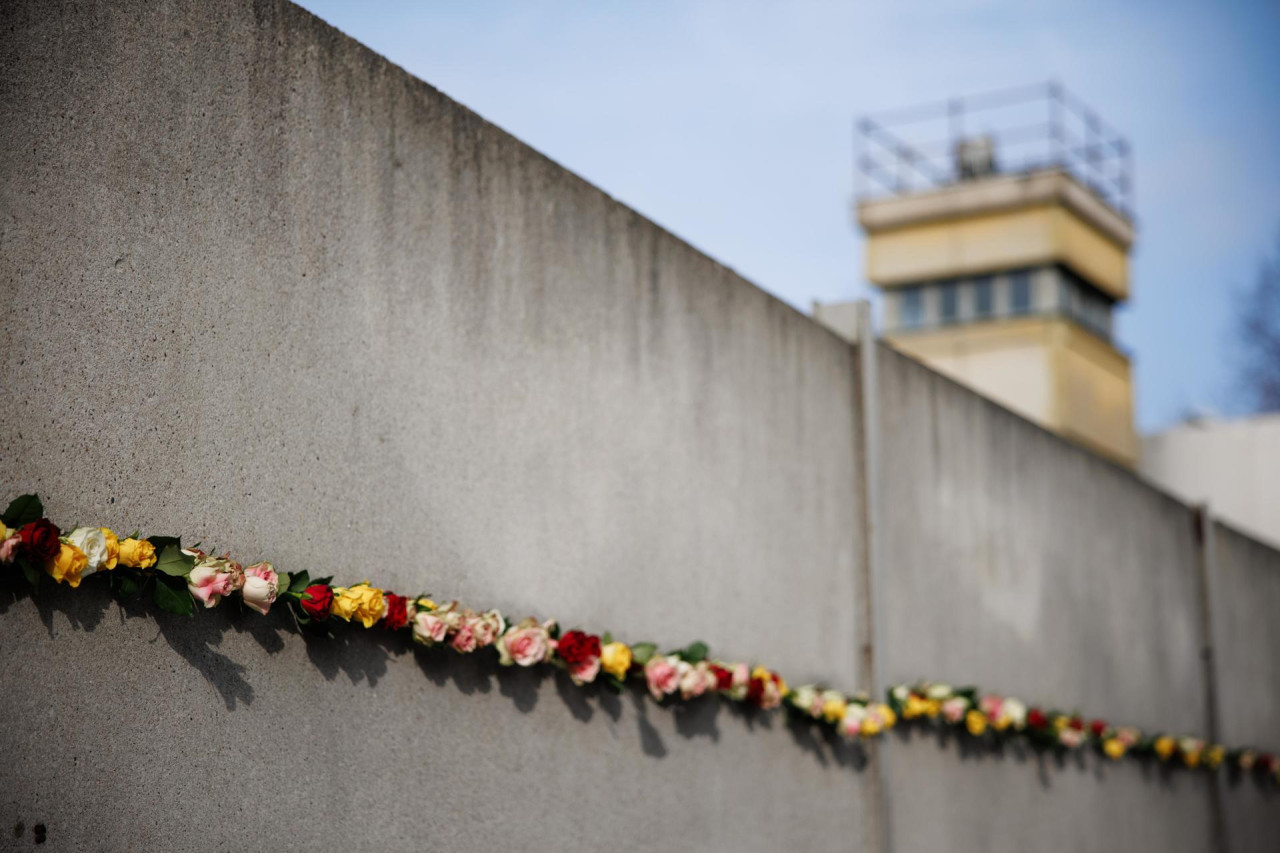 Más de 500.000 personas participan en fiestas por 35 años de la caída del muro de Berlín. Foto EFE