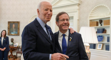 Joe Biden e Isaac Herzog. Foto: EFE.