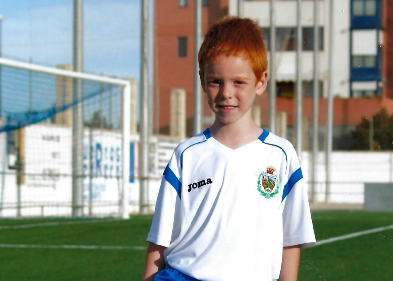 Marc Cucalón con la camiseta de Alfajarín. Foto: Instagram @marc_cucalon6.