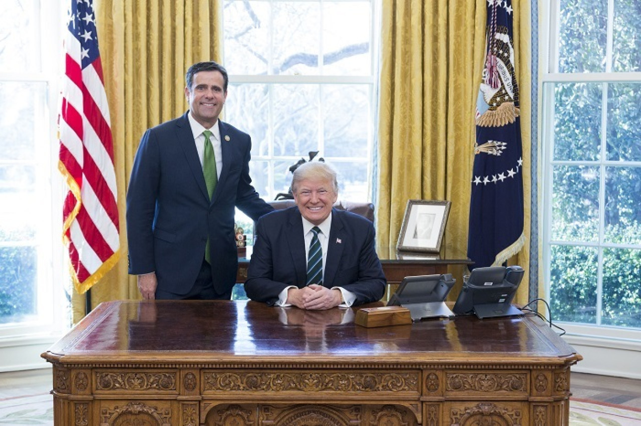 John Ratcliffe y Donald Trump.