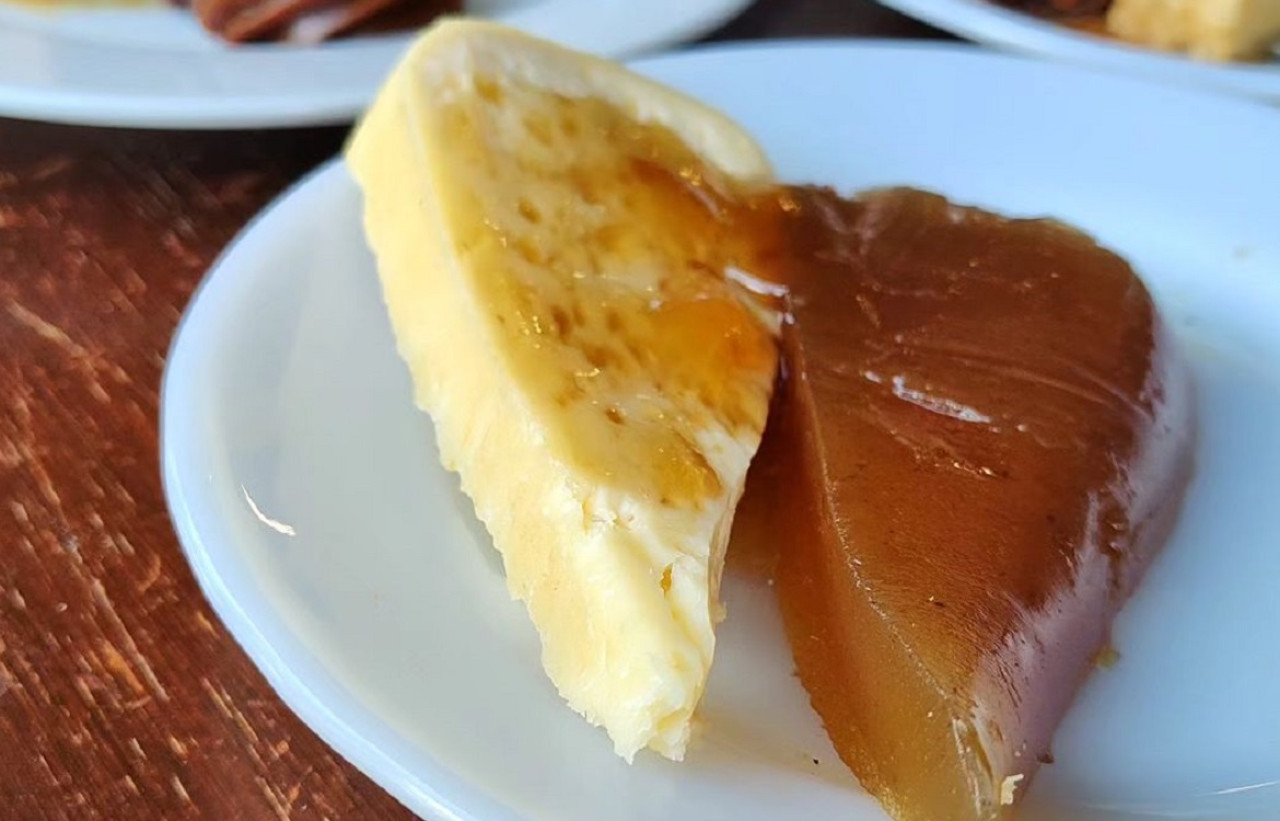 El flan o queso dulce, otro plato fuerte del restaurante "El Molino". Foto: Instagram @elmolinodecarloskeen.