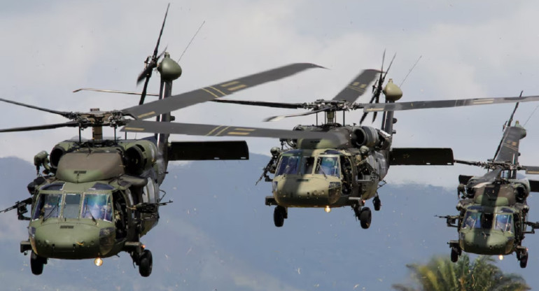 Helicópteros UH-60 Black Hawk de Estados Unidos. Foto: Reuters.