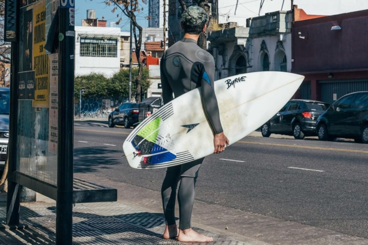 La primera pileta de olas artificiales para surf de Argentina. Foto: Instagram: laolagroup.