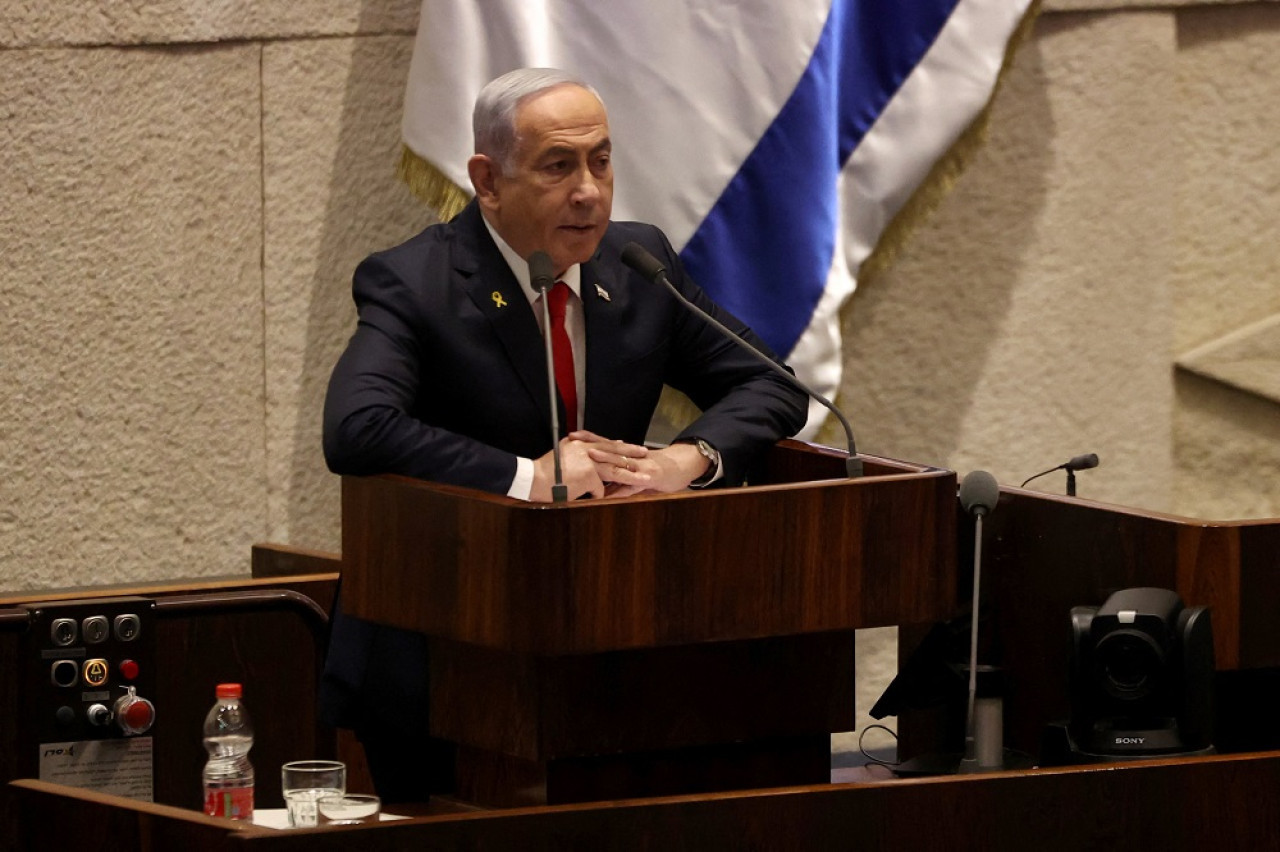 Benjamín Netanyahu ante el Comité de Asuntos Exteriores y Defensa de la Knéset (Parlamento israelí). Foto: Reuters.