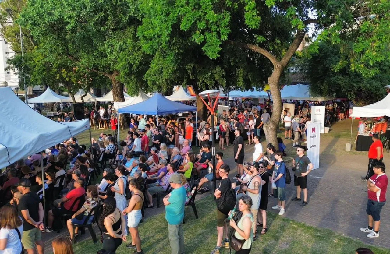 Más de 5000 personas disfrutaron de la primera edición de la Feria del Libro de Morón