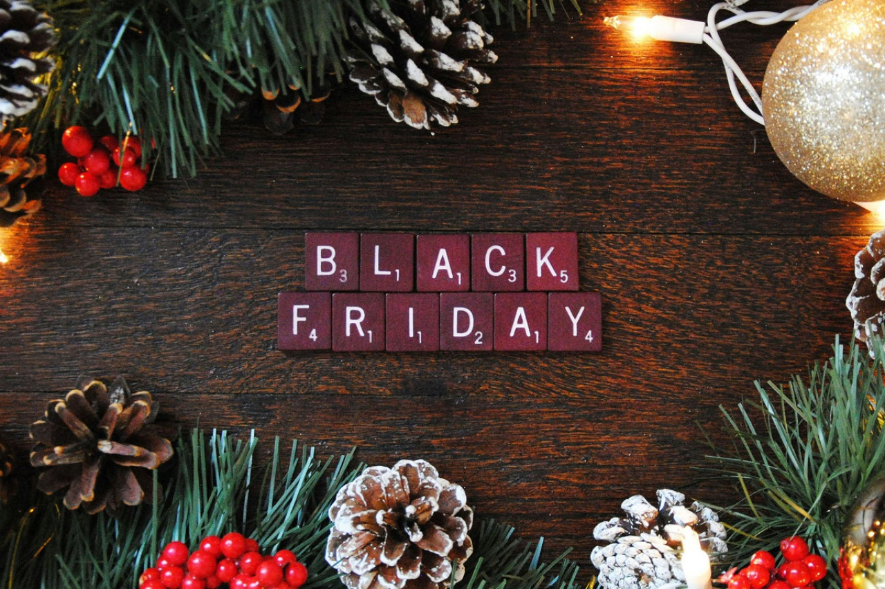 El Black Friday comienza el día posterior al Día de Acción de Gracias. Foto: Unsplash.