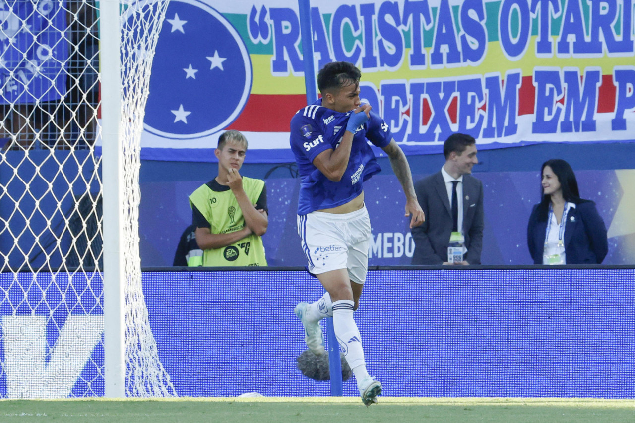 Racing vs Cruzeiro; final Copa Sudamericana. Foto: EFE