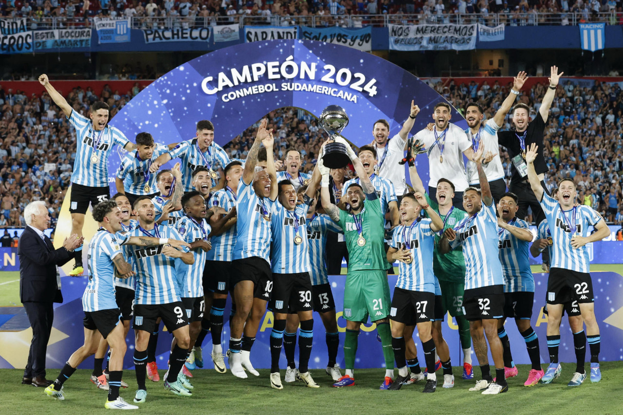 Racing Campeón de la Copa Sudamericana. Foto: EFE