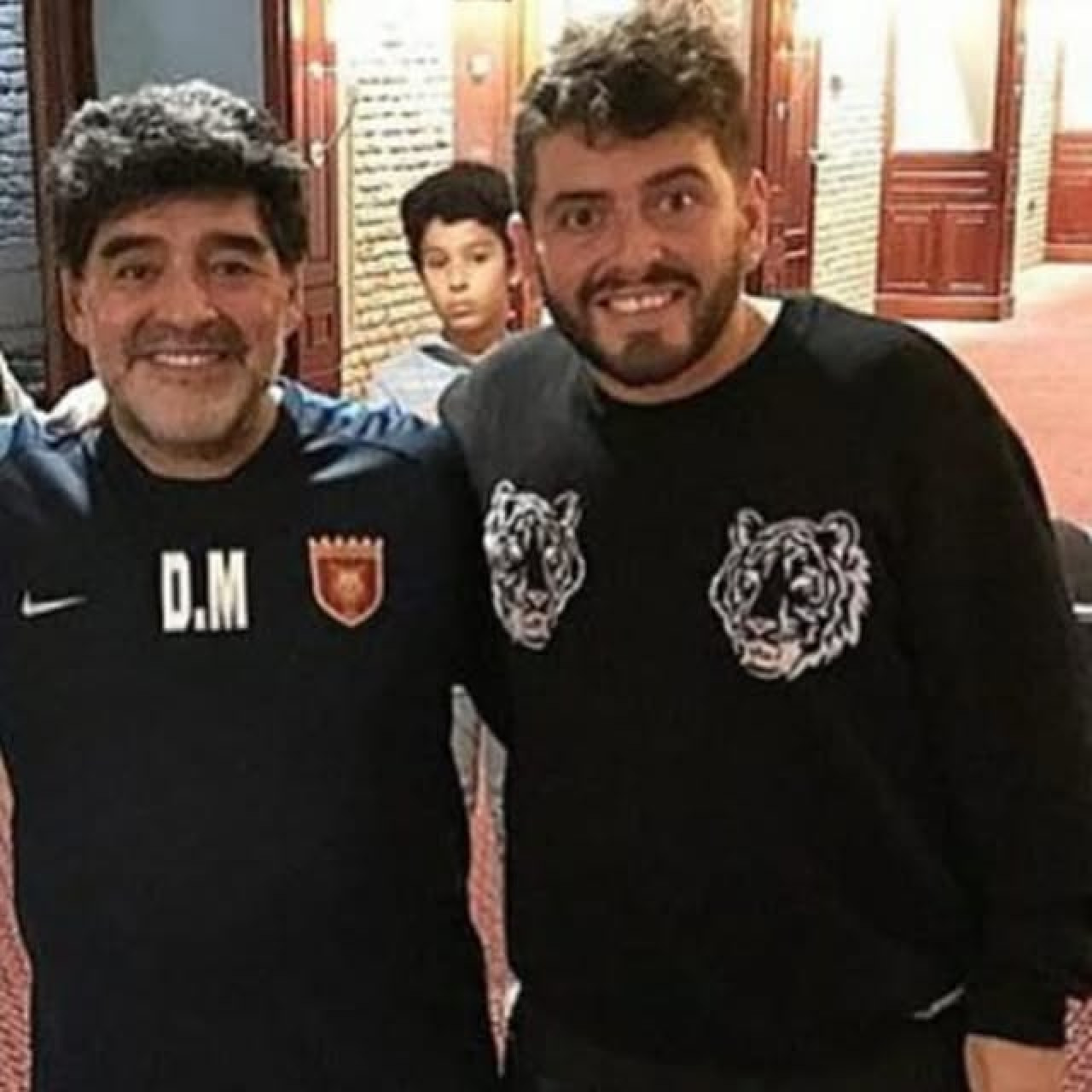 Diego Maradona junto a su hijo Diego Junior. Foto: Instagram.