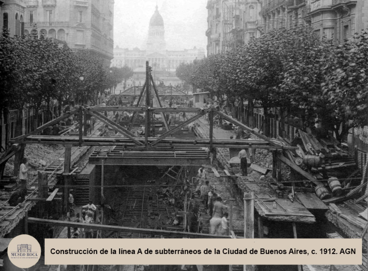 Las obras empezaron años antes, en el fondo se puede ver el Congreso