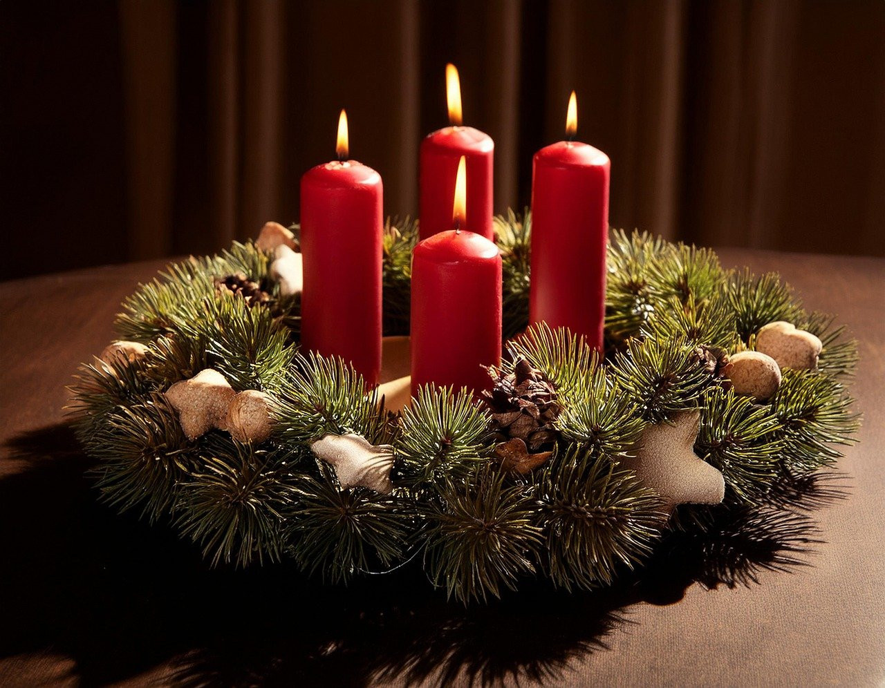 Corona de adviento, navidad. Foto: Pixabay.