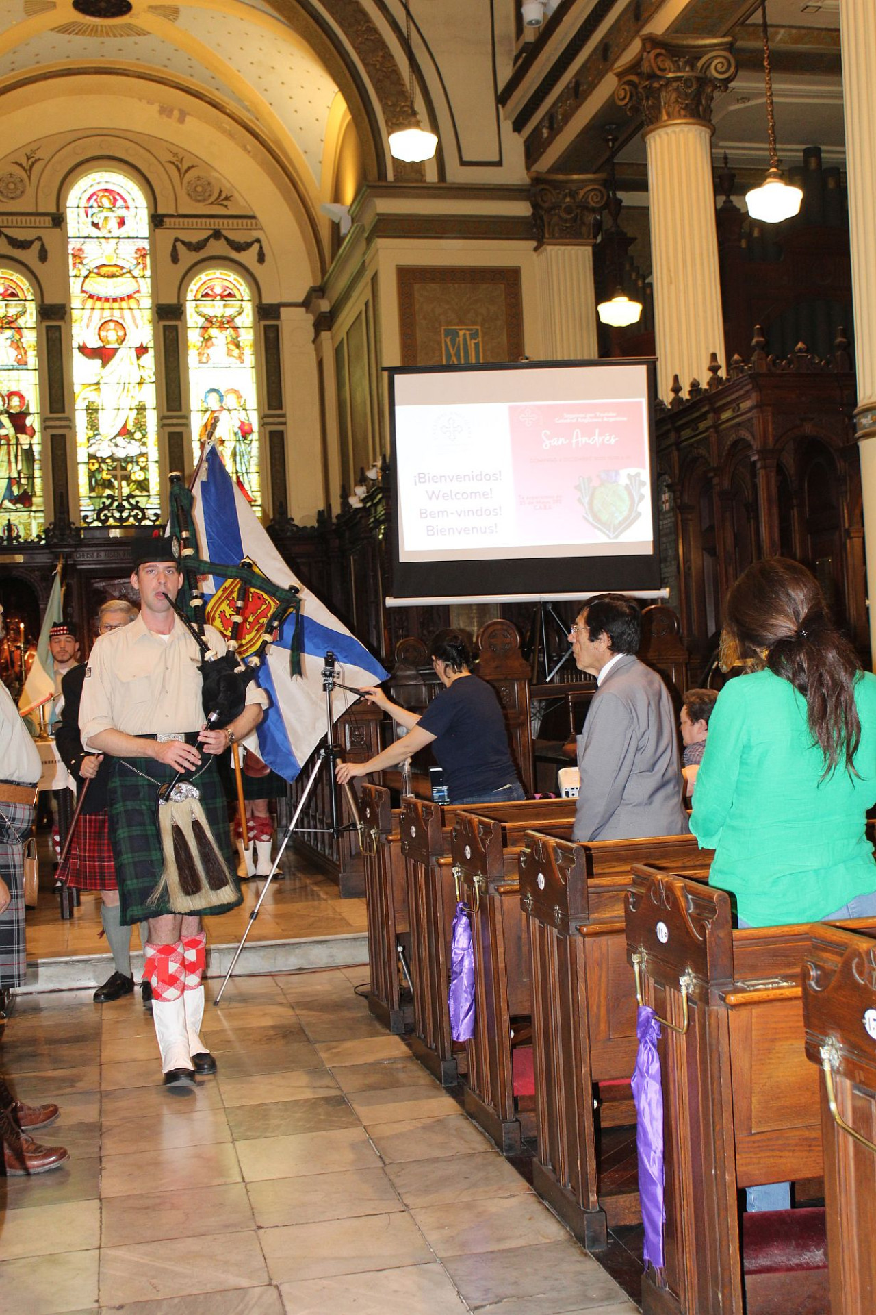 Bendición de los tartanes en la Catedral Anglicana San Juan Bautista de Buenos Aires. Foto: Yesica Larrosa