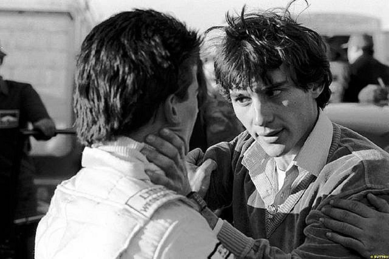 La pelea entre Ayrton Senna y Enrique Mansilla. Foto: X @idmidiabr