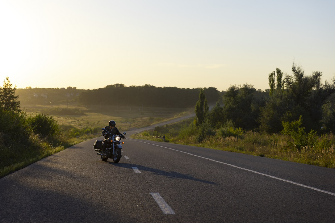 Moto; rutas; viajes. Foto: Freepik.