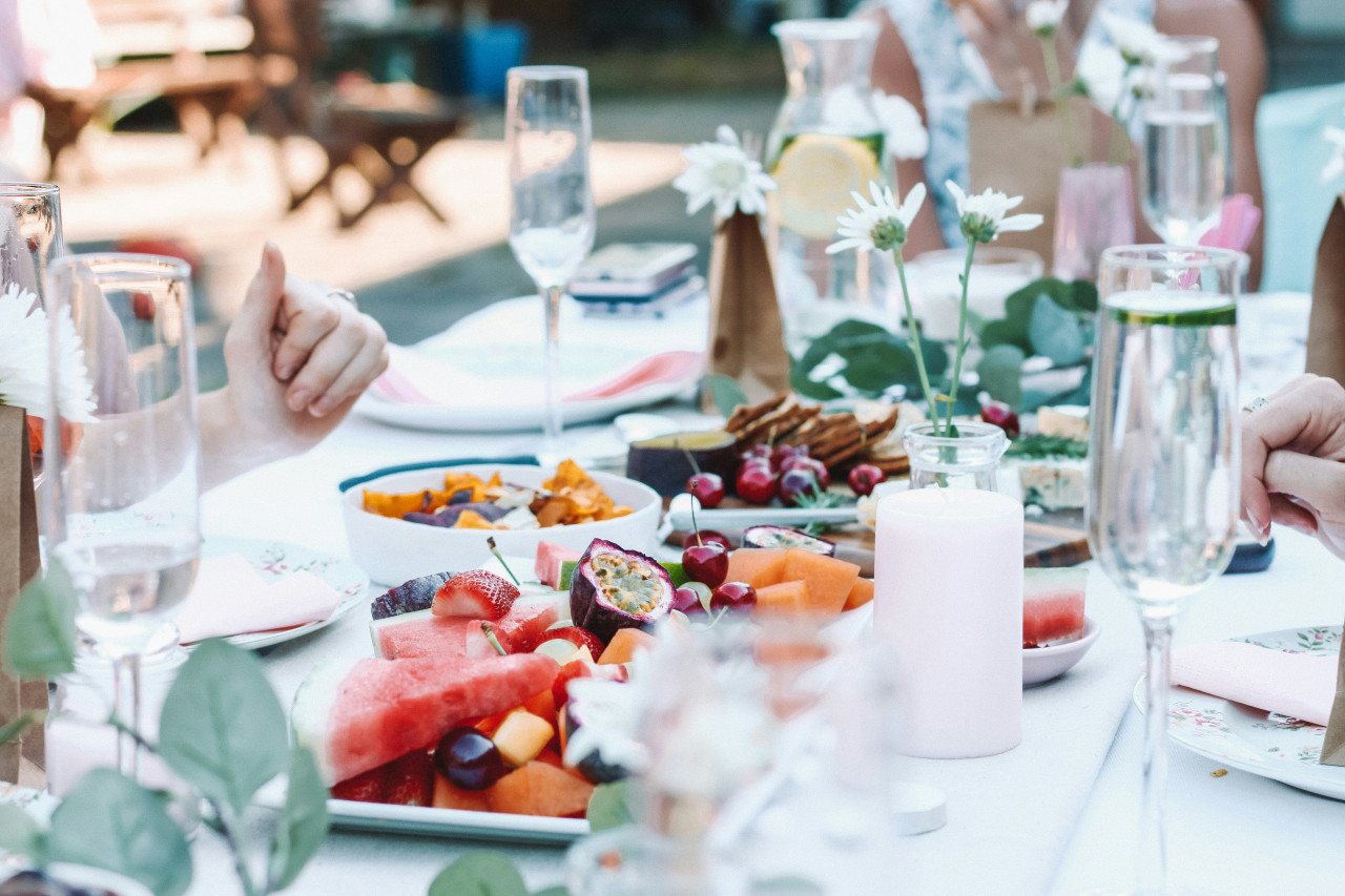 Navidad, mesa navideña, Año Nuevo. Foto: Unsplash.