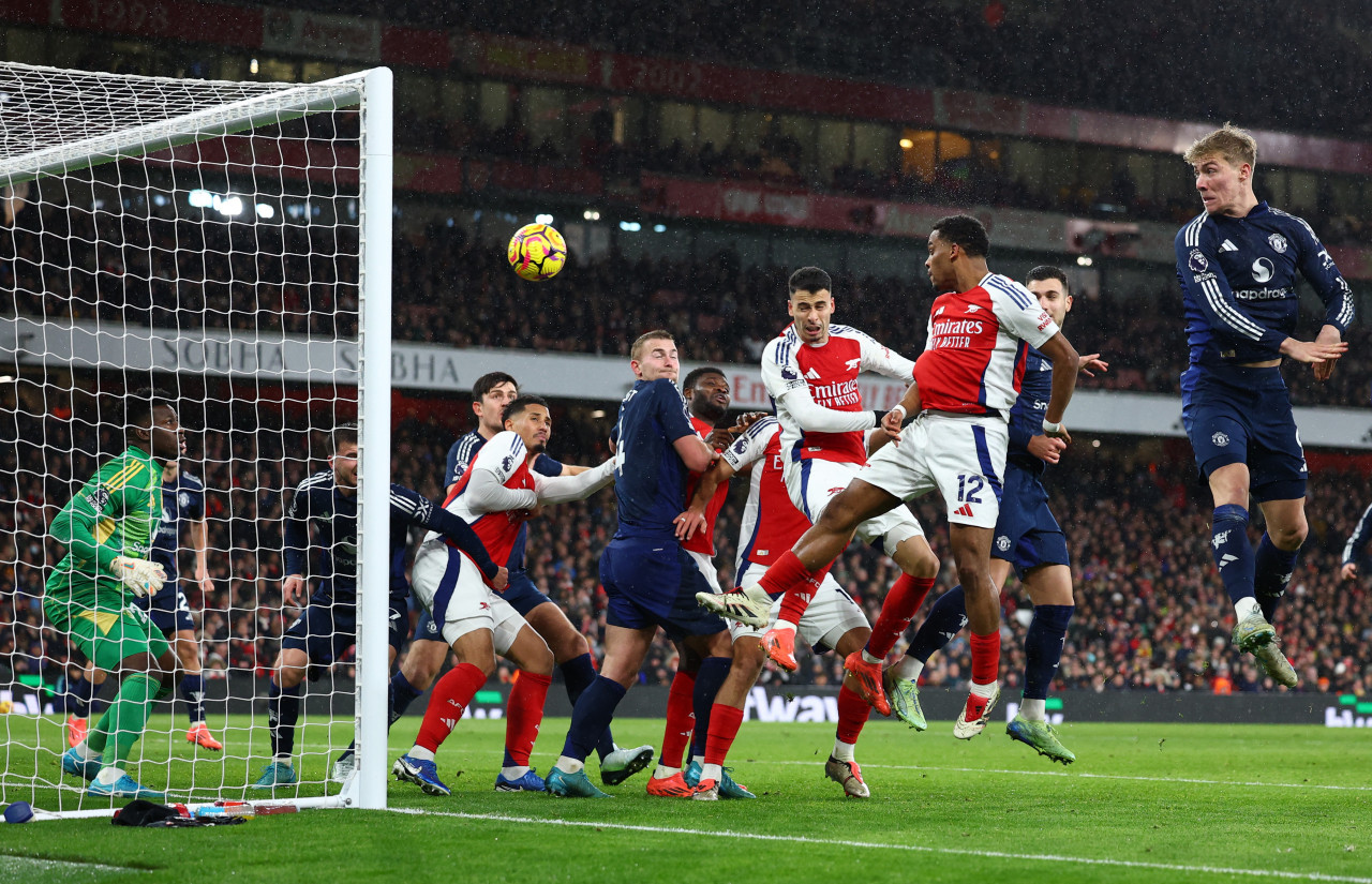 La pelota parada del Arsenal. Foto: Reuters.