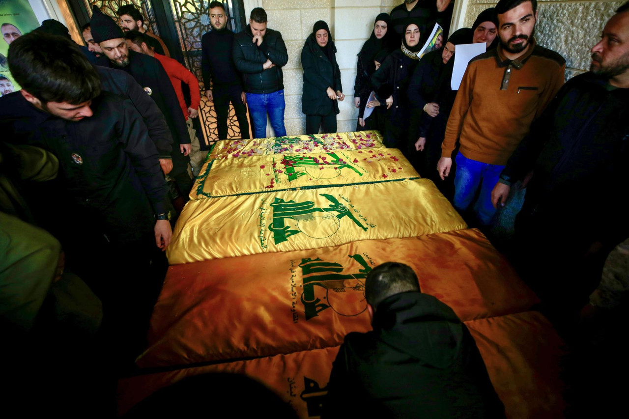 Funeral de soldados de Hezbollah en Líbano. Foto: EFE.