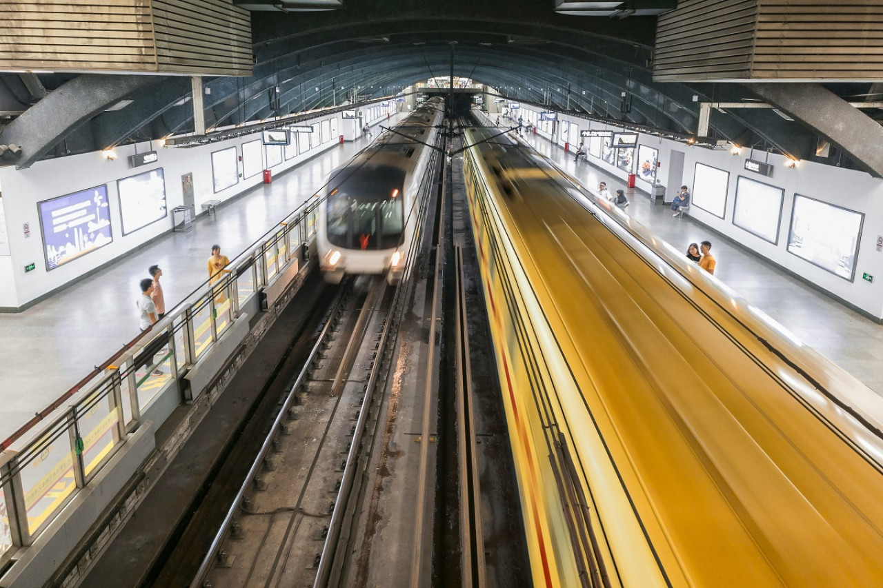 Trenes en China. Foto: Unsplash.