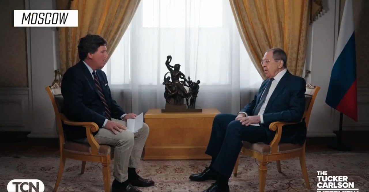 Tucker Carlson entrevistó a Serguéi Lavrov. Foto: Captura.