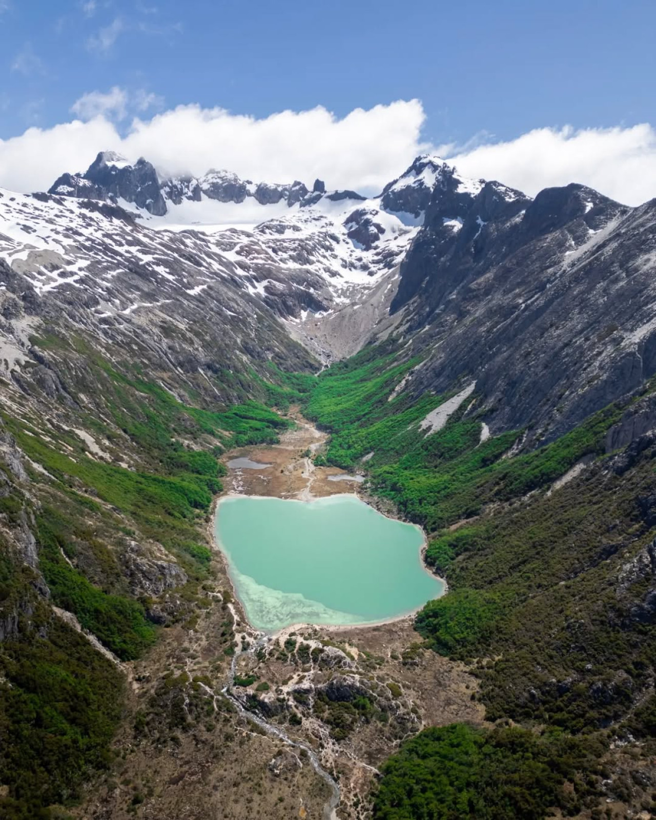 Laguna Esmeralda, Ushuaia. Foto Instagram  @chemin2traverse_