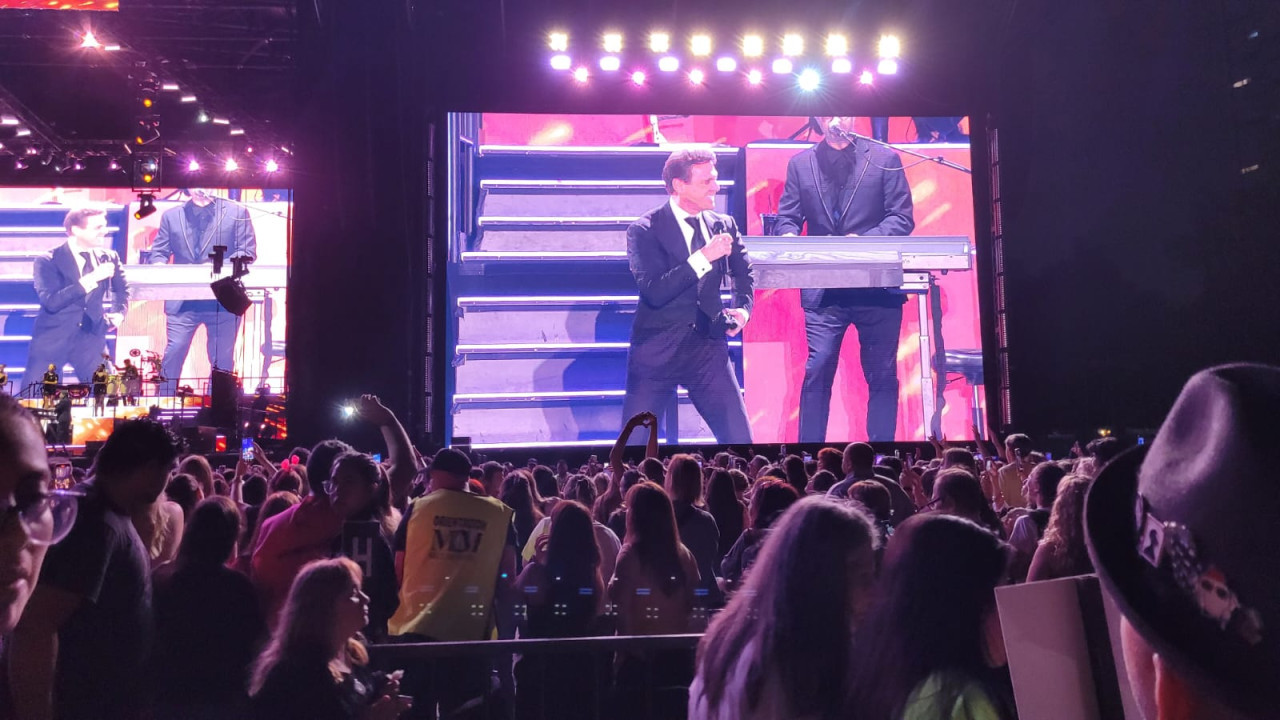 Luis Miguel cerró su gira en el Campo Argentino de Polo este miércoles 18 de diciembre. Foto: Canal26.com.