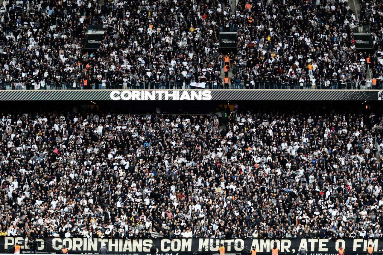 La hinchada de Corinthians en el Neo Química Arena. Foto: X @Corinthians.