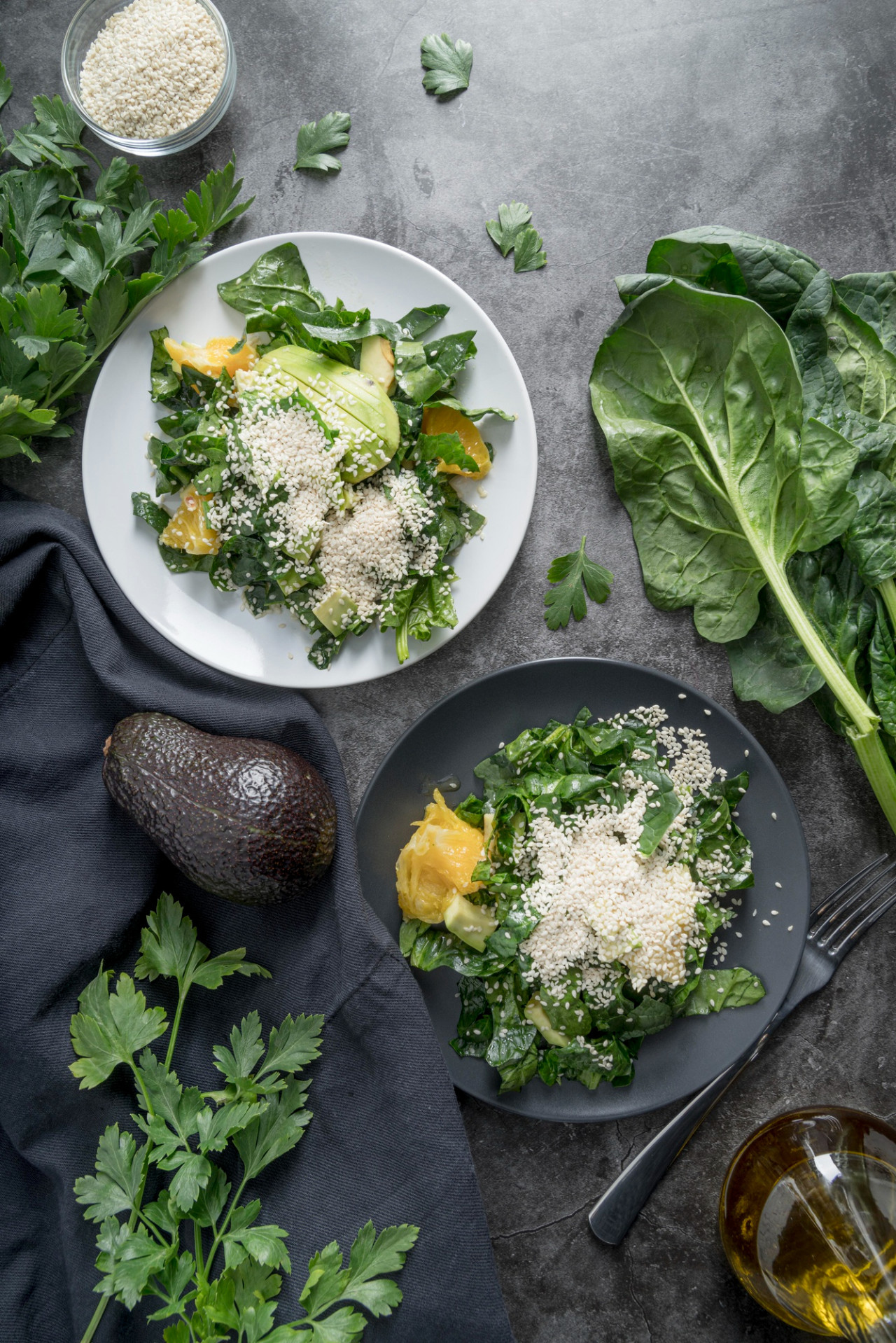 Ensalada de espinaca y queso rallado. Foto Freepik