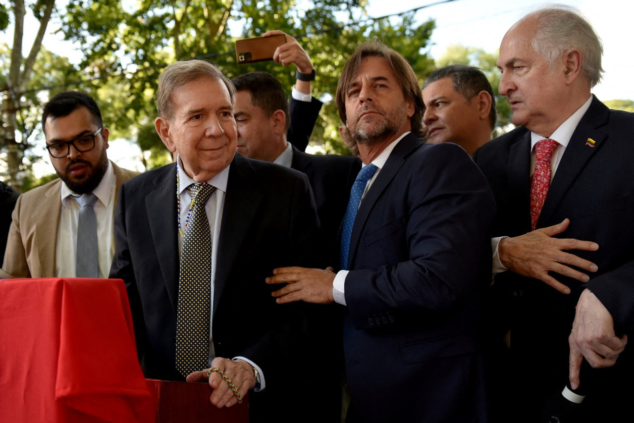 Edmundo González Urrutia se reunió con Luis Lacalle Pou. Foto: Reuters