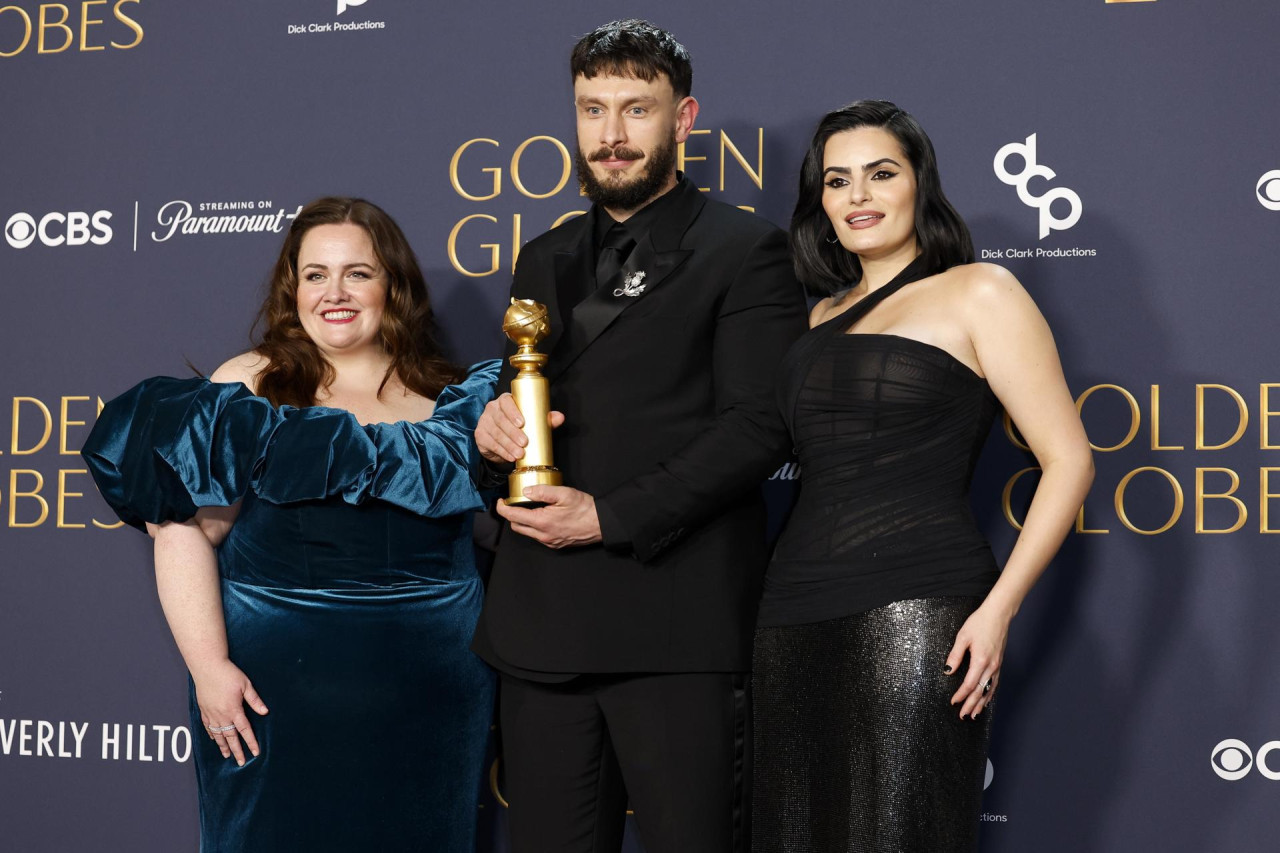 Elenco de "Bebe Reno" en los premios Globos de Oro. Foto: EFE.