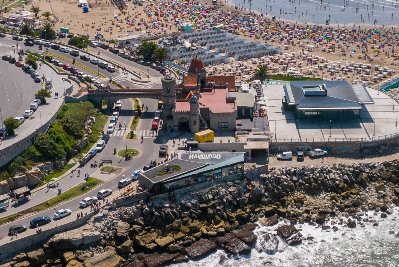 La hamburguesería que ofrece una vista única en Mar del Plata. Foto: Instagram/hamburgo.mardelplata