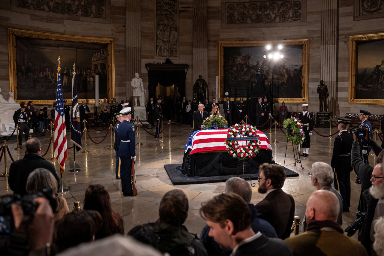 Los restos de Jimmy Carter yacen en la Rotonda del Capitolio. Foto: Reuters.