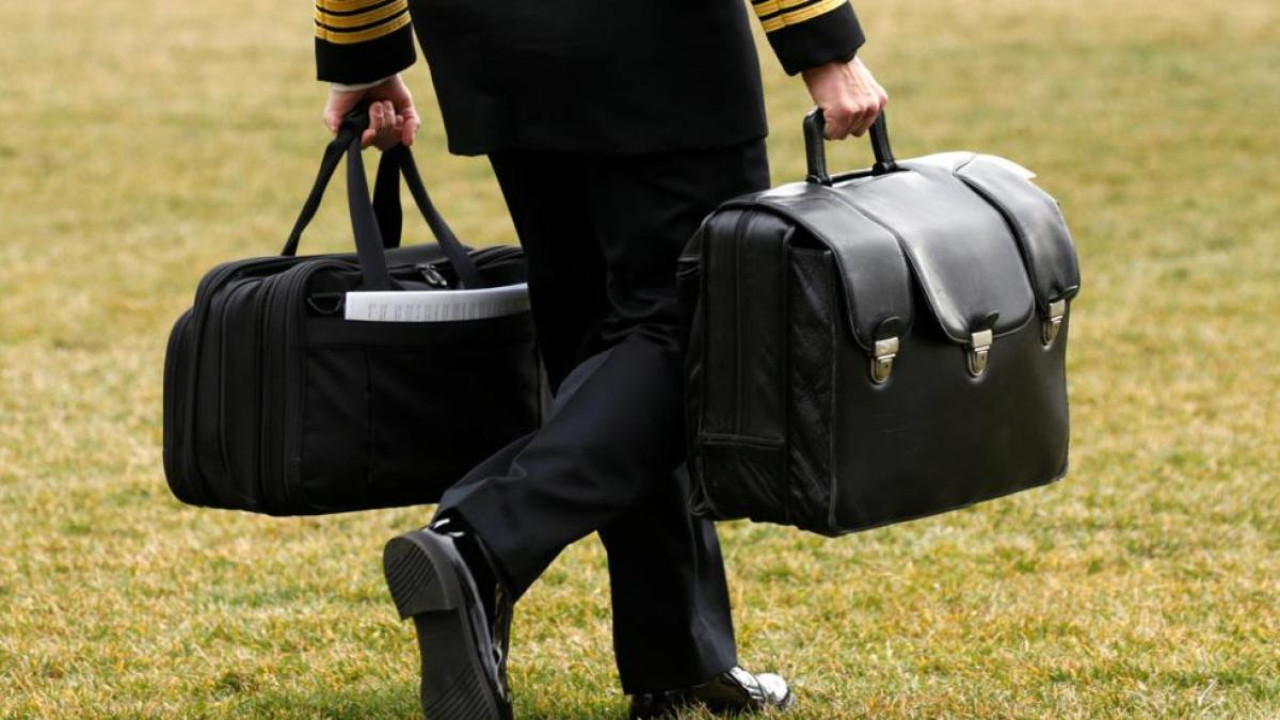 La "maleta nuclear" de Estados Unidos. Foto: Reuters.