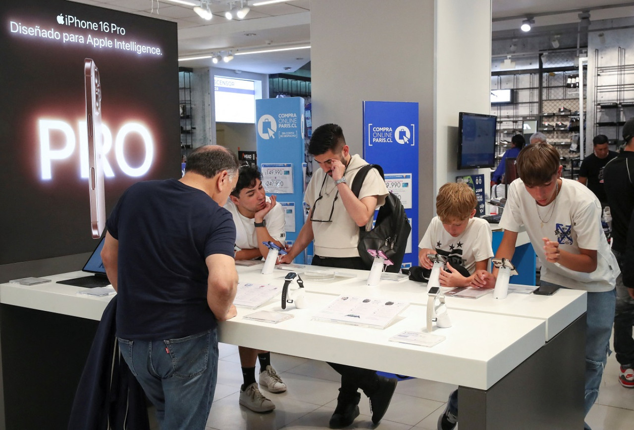 Compras en Viña Outlet Park, shopping en Viña del Mar, Chile. Foto: Reuters.