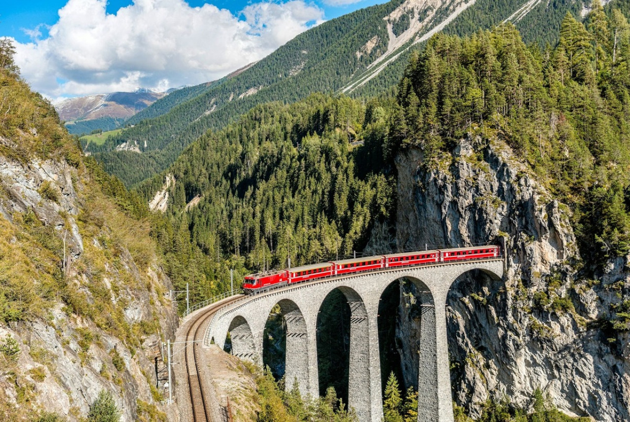 "Bernina Express", el tren que recorre los Alpes Suizos. Foto: National Geographic.