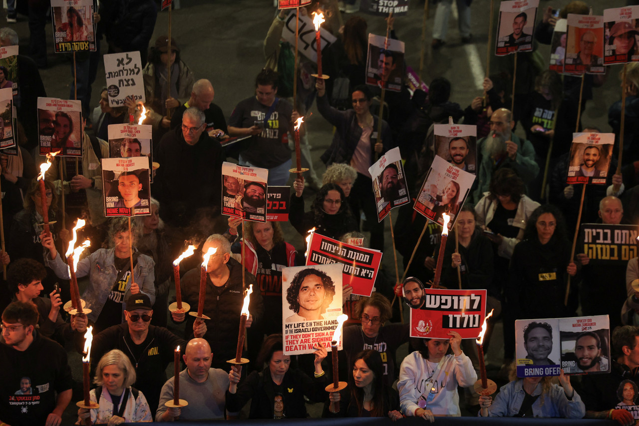 Ciudadanos celebran la tregua en Gaza. Foto: Reuters