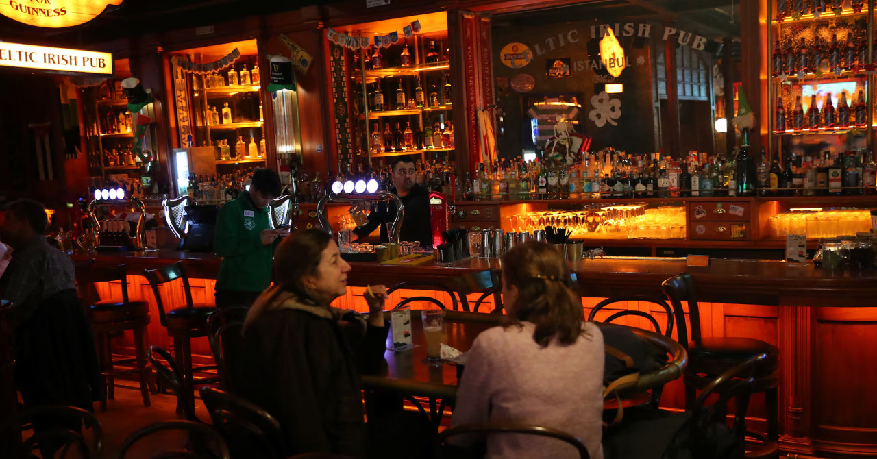 Bar en Turquía. Foto: Reuters