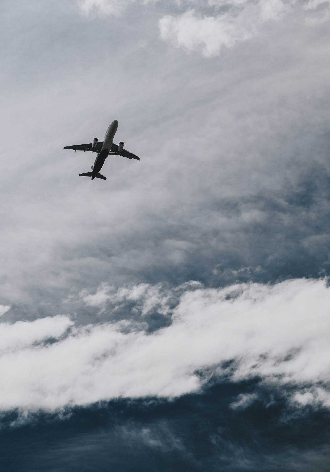 Avión, vuelo, aerolínea. Foto Freepik