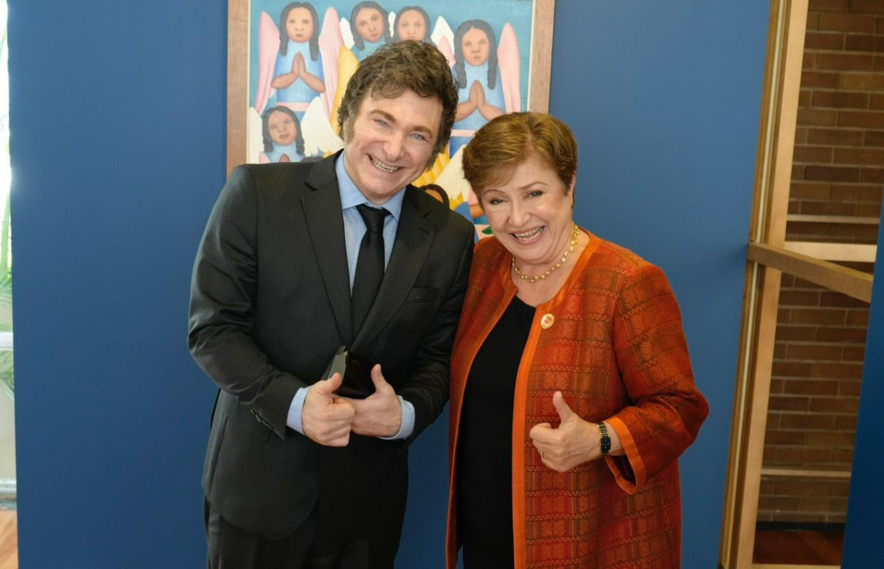 Javier Milei con Kristalina Georgieva, directora del FMI. Foto: NA